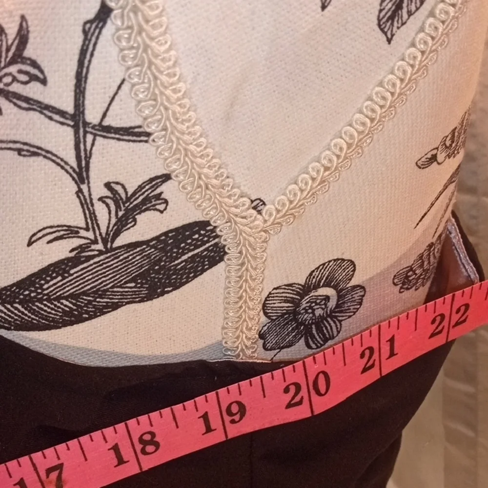 Black Women's Sleeveless Button-Front Vest - Picture 6 of 9